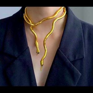 Neckless or bracelet gold snake